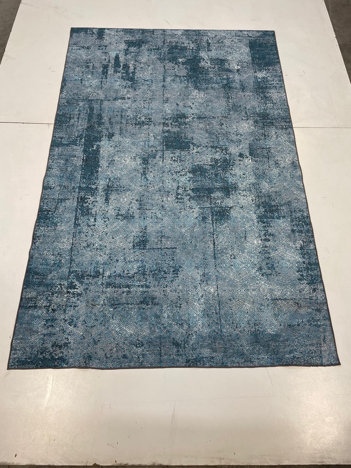 WhatsApp Görsel 2025-10-04 saat 16.54.45_c2bc3784 Defolu şönil kilim - 180x280cm E120H - Görsel 1